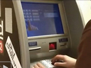 这才是大神！ 黑客玩家用ATM机玩《愤怒的小鸟》