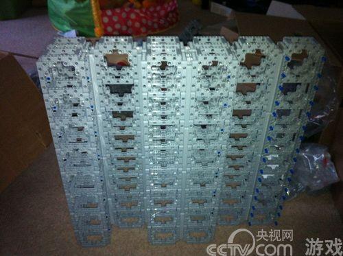 国外玩家自制全球首部乐高电动轮椅