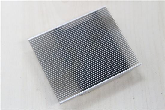給顯卡洗洗澡！雙敏HD7750清灰超簡單
