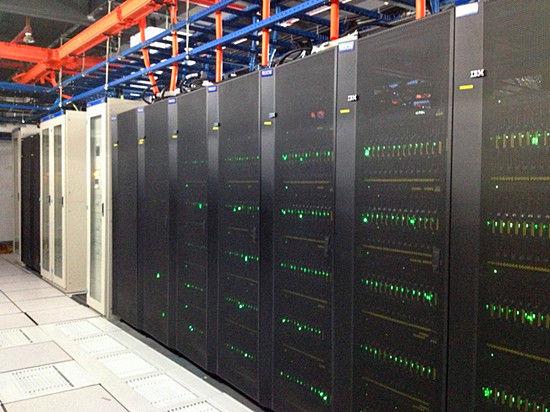 采用最新8核高性能IBM刀片服務(wù)器