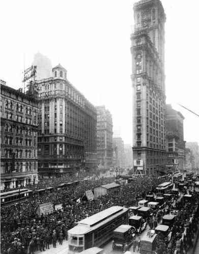 纽约时报广场：1878-2011的12个瞬间