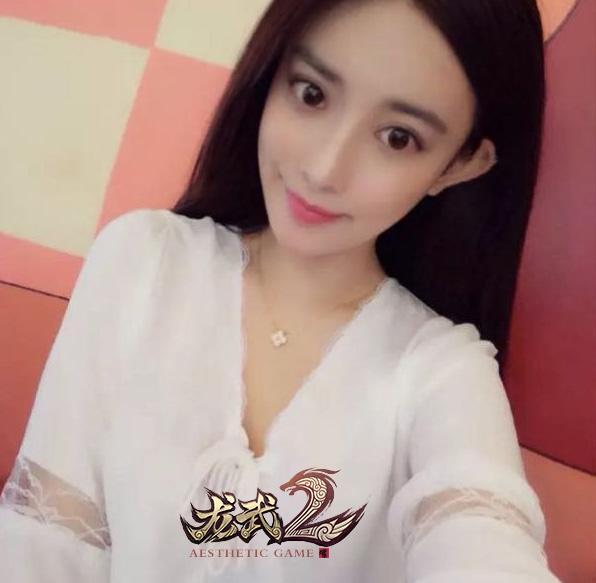 顏值媲美ShowGirl 《龍武2》女神玩家私照放送
