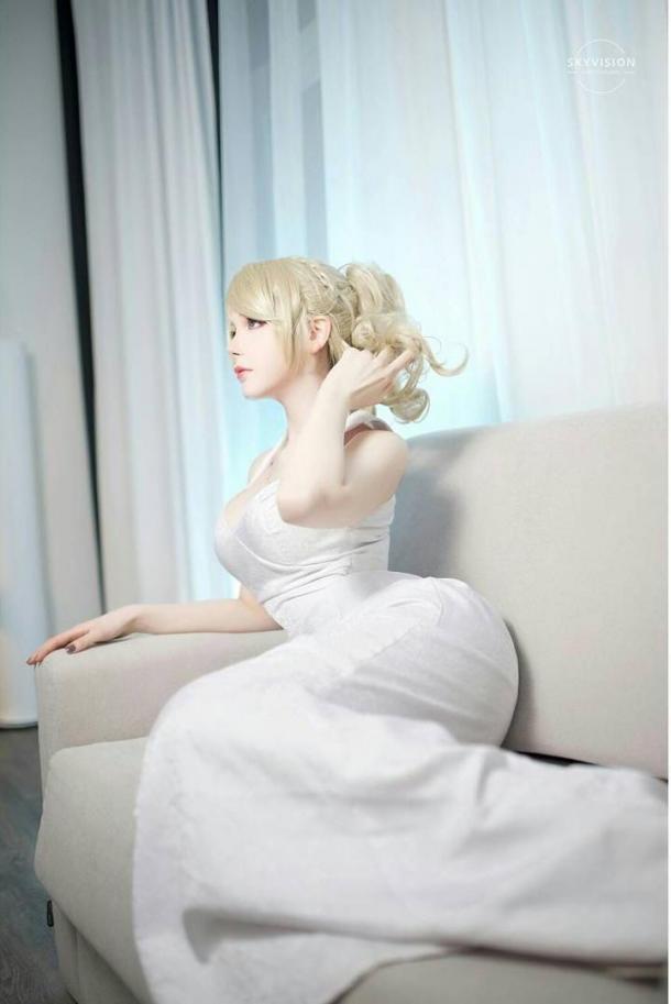 美女Cos《巫師3》特莉絲美圖 性感火辣美艷無雙