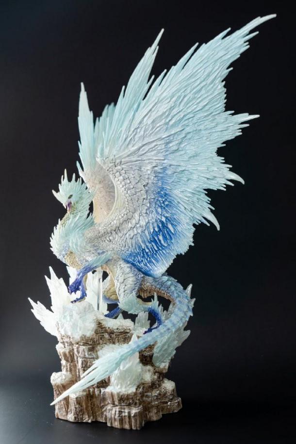 《怪物獵人世界：冰原》典藏版冰咒龍模型 王者風(fēng)范盡顯