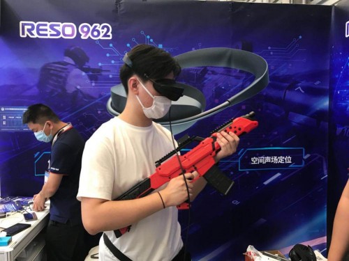 索酷RESO962：颠覆传统VR的专业游戏眼镜